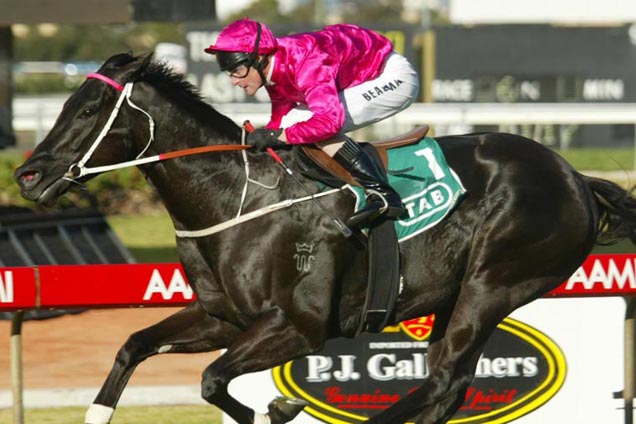 Lonhro winning the Missile Stakes