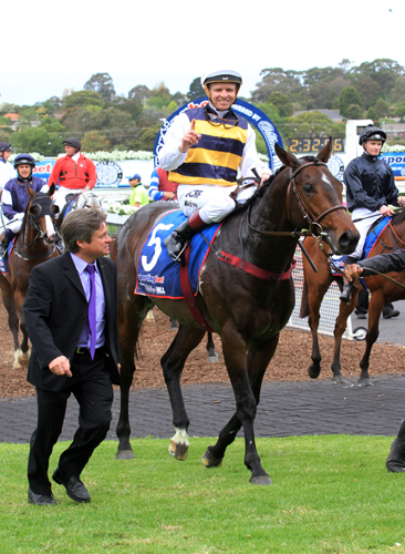 Au Revoir won in a big day for the owners