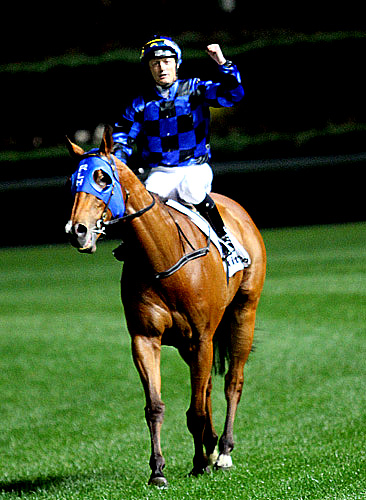 	Buffering parading on after winning City Jeep A.J. Moir Stakes on 26 Sep, 2014