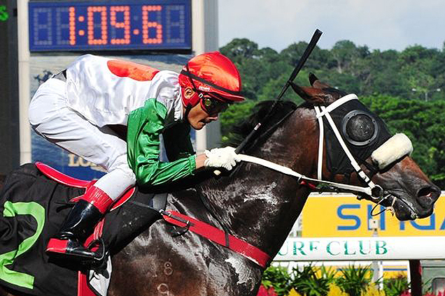 In-form apprentice Zuriman Zulkifli steers Hypernova home to win Race 8 on Sunday.