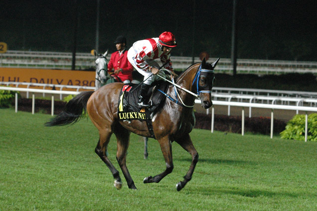 Lucky Nine winning the KRISFLYER INTERNATIONAL SPRINT 2014