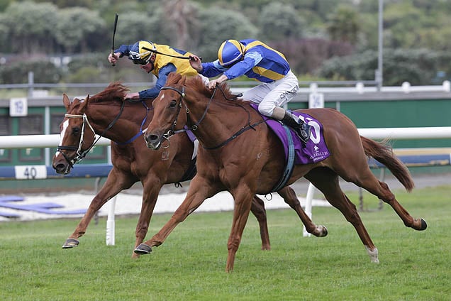 Sakhee's Soldier (outer) winning the Eagle Technology Stakes