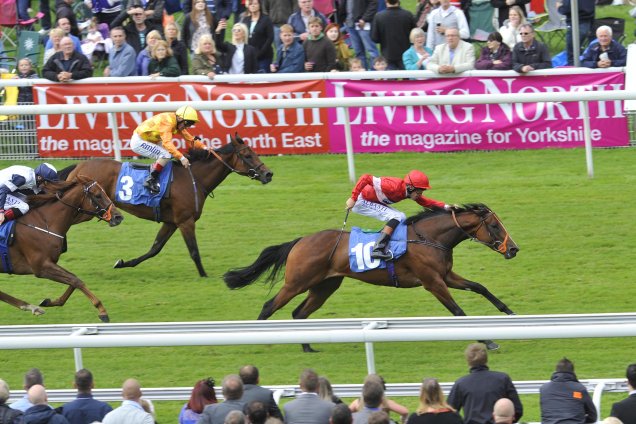 Tiggy Wiggy winning the Pinsent Masons Lowther Stakes (Fillies' Group 2)