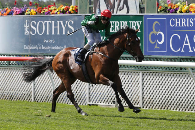 Turn Me Loose winning the Sothys 42nd N.Z 2000 Guineas