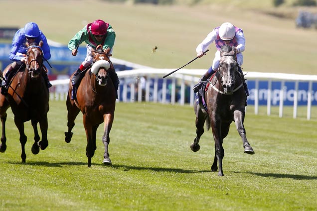 Amazing Maria(White Cap) winning the Qipco Falmouth Stakes (British Champions Series) (Fillies' Group 1)