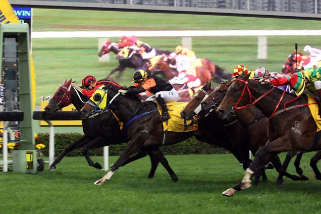 Arpinati winning the THE HONG KONG MACAU TROPHY (HANDICAP)