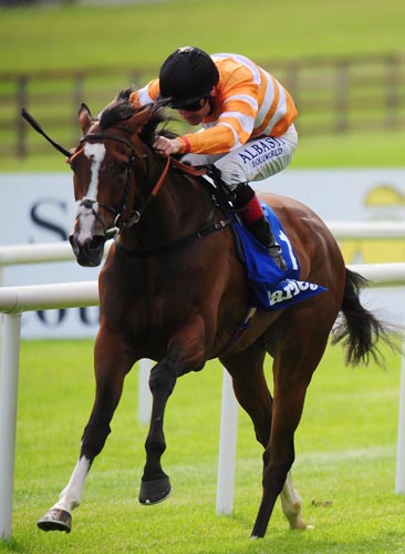 Covert Love winning the Darley Irish Oaks (Fillies' Group 1)