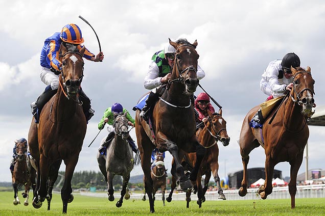 Legatissmo narrowly fails to run down Diamondsandrubies at the Curragh