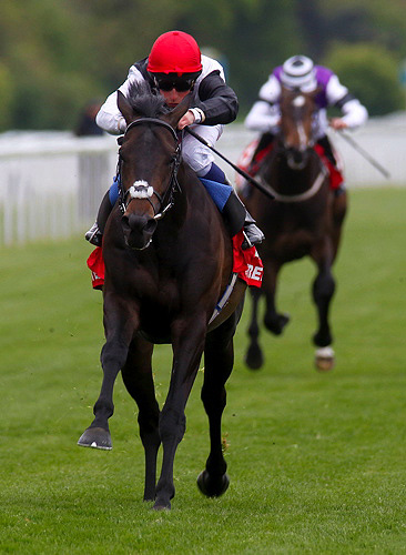 Golden Horn winning the Betfred Dante Stakes (Group 2)