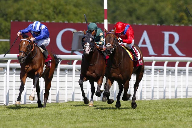 Muthmir(Blue and White cap) winning the Qatar King George Stakes (Group 2)