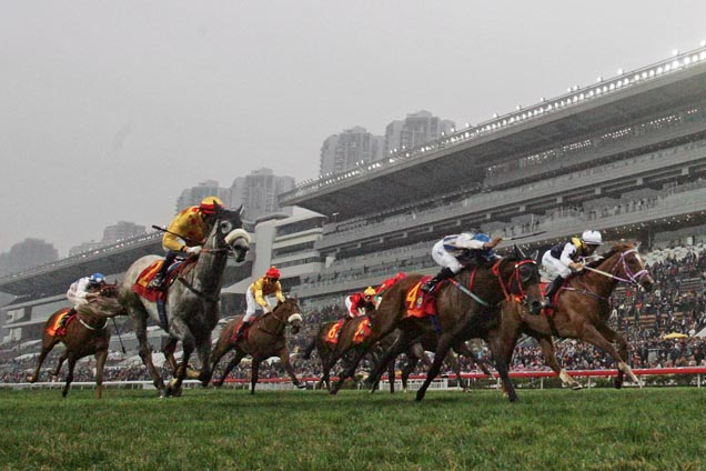 Thunder Fantasy winning the THE HONG KONG CLASSIC CUP