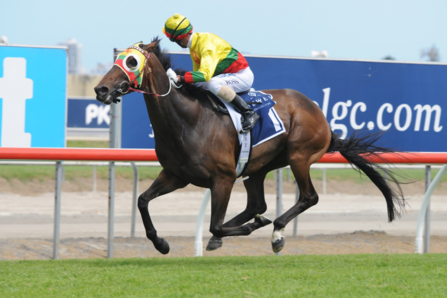 Lucky Hussler winning the Jewel Magic Millions Cup (R.L)