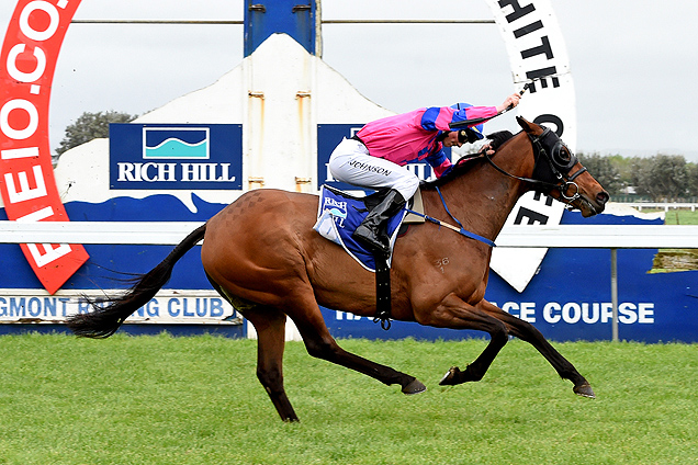 Underthemoonlight winning the Rich Hill Stud Breeders Stakes