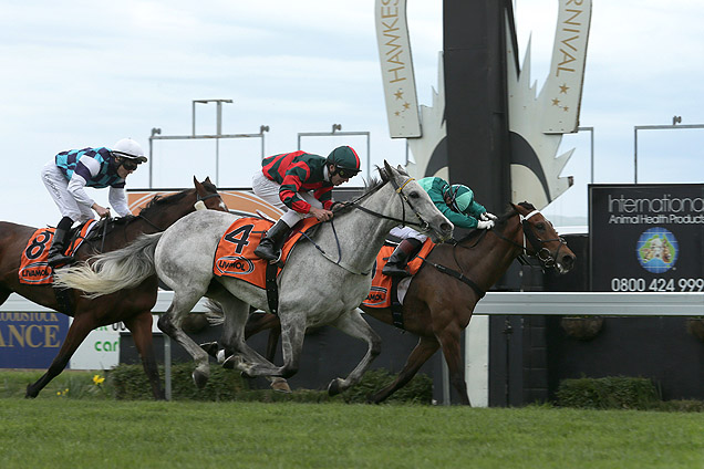 Willie Cazals winning the Livamol Ormond Memorial