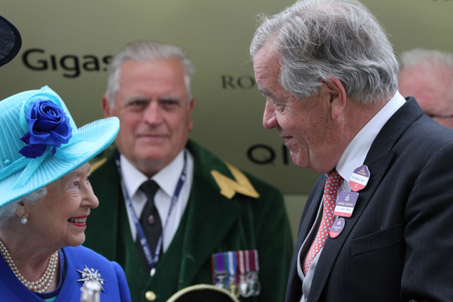 Sir Michael Stoute and The Queen after Dartmouth win