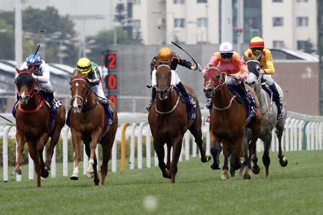 The John Moore-trained Helene Paragon (Horse No.2), with Tommy Berry on board, takes the G1 Queens Silver Jubilee Cup  at Sha Tin