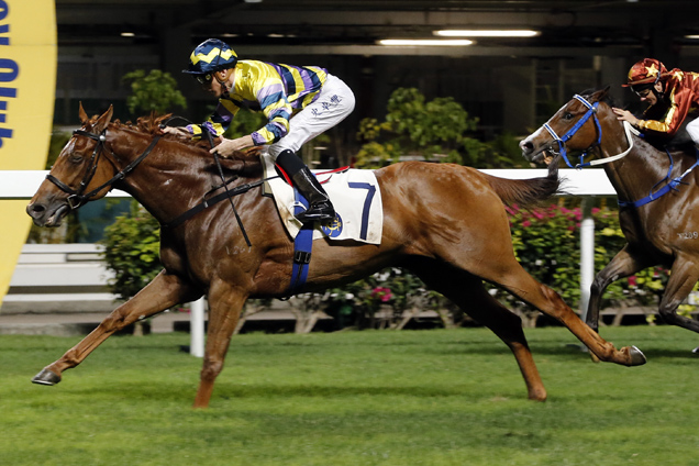 Resplendent Glory winning the KOWLOON TSAI HANDICAP Resplendent Glory winning the KOWLOON TSAI HANDICAP