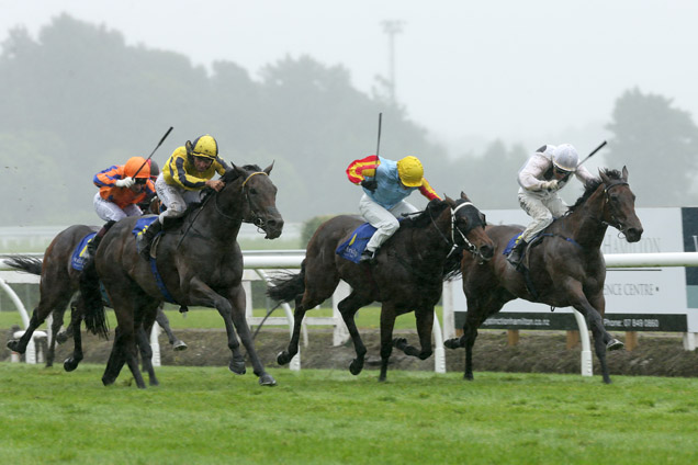 Sweet Leader(far Left) winning the Cambridge Breeders' Stakes