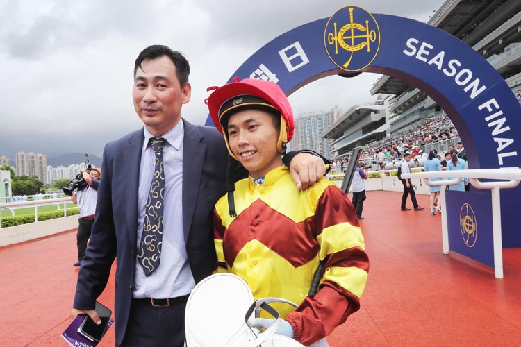 Jockey Matthew Poon take the Big Profit Handicap to give trainer Michael Chang a vital 16th win for the season. Jockey Matthew Poon take the Big Profit Handicap to give trainer Michael Chang a vital 16th win for the season.