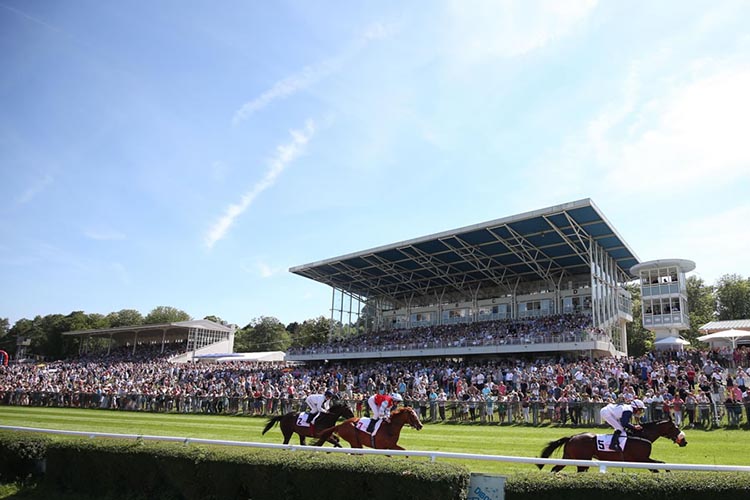 Racecourse : Dusseldorf.
