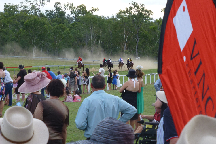 Racecourse : Eidsvold (Australia)