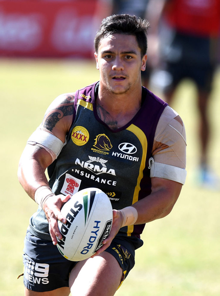 BRISBANE, AUSTRALIA - SEPTEMBER 12: Kodi Nikorima runs with the ball during a Brisbane Broncos NRL training session on September 12, 20