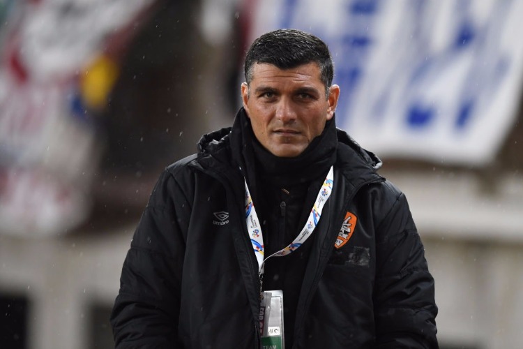 JOHN ALOISI, coach of Brisbane looks on prior to the AFC Champions League Group E match between Kashima Antlers and Brisbane Roar FC at Kashima Stadium in Japan.