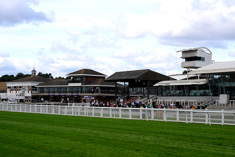 Racecourse : Stratford On Avon (Great Britain)