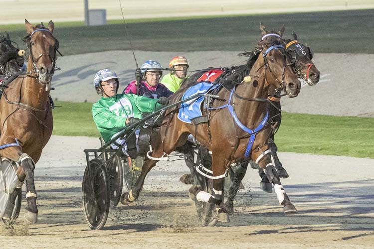 Galactic Star winning the TAB INTER DOMINION PACING CHAMPIONSHIP (1ST ROUND QUALIFYING HEAT 2) (GROUP 3) Galactic Star winning the TAB INTER DOMINION PACING CHAMPIONSHIP (1ST ROUND QUALIFYING HEAT 2) (GROUP 3)
