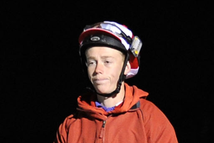 Jockey : Adam Sewell.