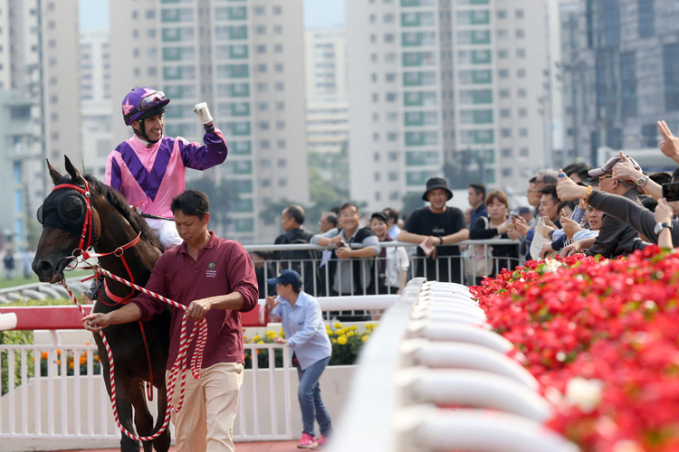 Doleuze enjoys the crowds reaction after his 12th win of the season. Doleuze enjoys the crowds reaction after his 12th win of the season.