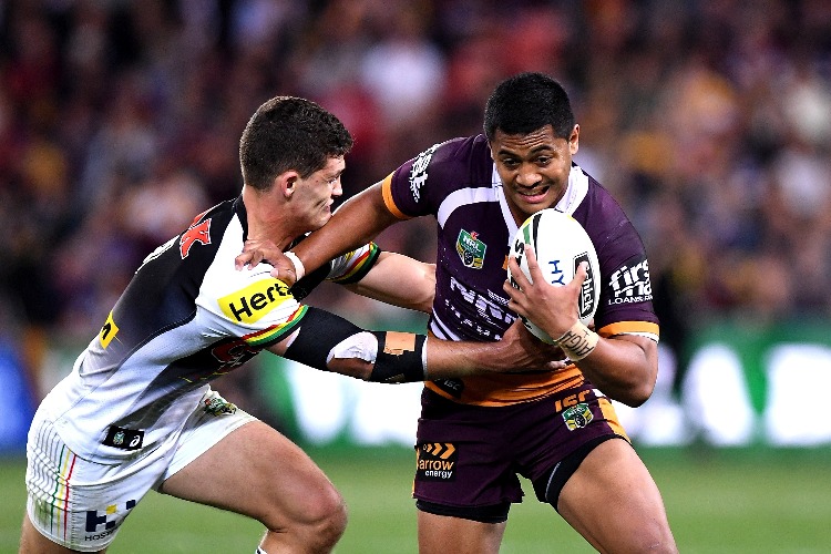 ANTHONY MILFORD of the Broncos attempts to break away from the defence during the NRL Semi Final match between the Brisbane Broncos and (Photo by Bradley Kanaris/Getty Images