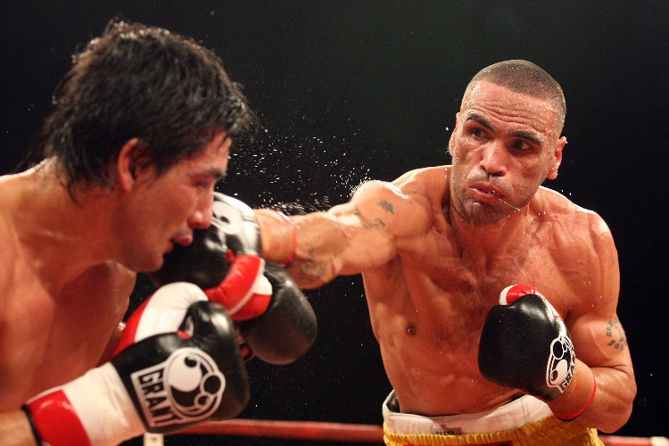 ANTHONY MUNDINE of Australia throws a punch at Carlos Jerez of Argentina during their WBA International junior middleweight fight in Brisbane, Australia. ANTHONY MUNDINE of Australia throws a punch at Carlos Jerez of Argentina during their WBA International junior middleweight fight in Brisbane, Australia.