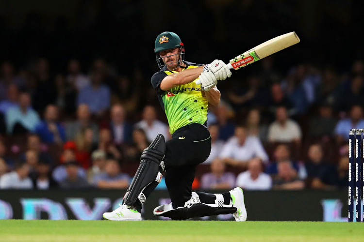 CHRIS LYNN of Australia bats during the International Twenty20 series between Australia and New Zealand at SCG in Australia. CHRIS LYNN of Australia bats during the International Twenty20 series between Australia and New Zealand at SCG in Australia.