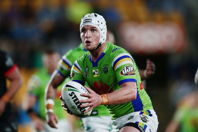 JARROD CROKER of the Raiders makes a run during the NRL match between the New Zealand Warriors and the Canberra Raiders at Mt Smart Stadium in Auckland, New Zealand.