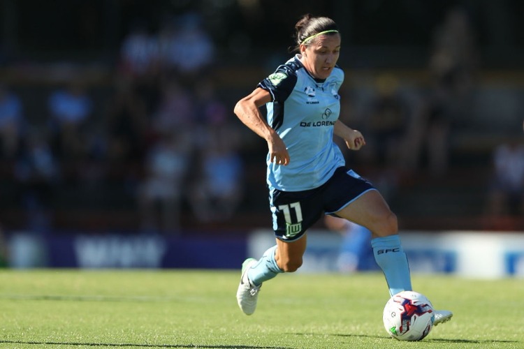 LISA DE VANNA of Sydney FC in action during the W-League semi final match between Sydney FC and the Newcastle Jets at Leichhardt Oval in Sydney, Australia.