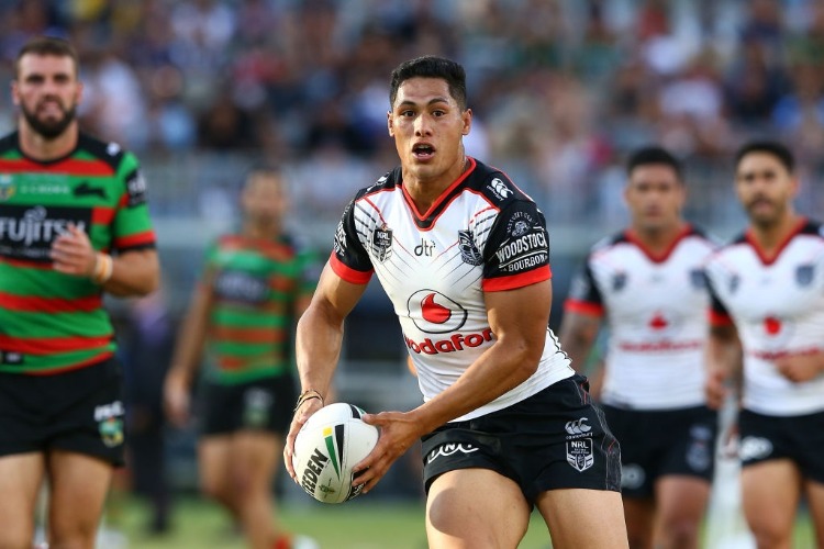 ROGER TUIVASA-SHECK of the Warriors looks to pass the ball during the NRL match between the South Sydney Rabbitohs and the New Zealand Warriors at Optus Stadium in Perth, Australia. ROGER TUIVASA-SHECK of the Warriors looks to pass the ball during the NRL match between the South Sydney Rabbitohs and the New Zealand Warriors at Optus Stadium in Perth, Australia.