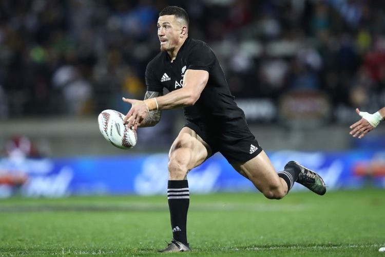 SONNY BILL WILLIAMS of the All Blacks passes during The Rugby Championship match between the New Zealand All Blacks and Argentina at Yarrow Stadium in New Plymouth, New Zealand. SONNY BILL WILLIAMS of the All Blacks passes during The Rugby Championship match between the New Zealand All Blacks and Argentina at Yarrow Stadium in New Plymouth, New Zealand.