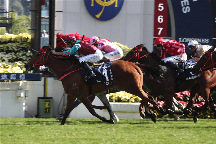 BEAT THE CLOCK winning the Longines Hong Kong Sprint at Sha Tin in Hong Kong.