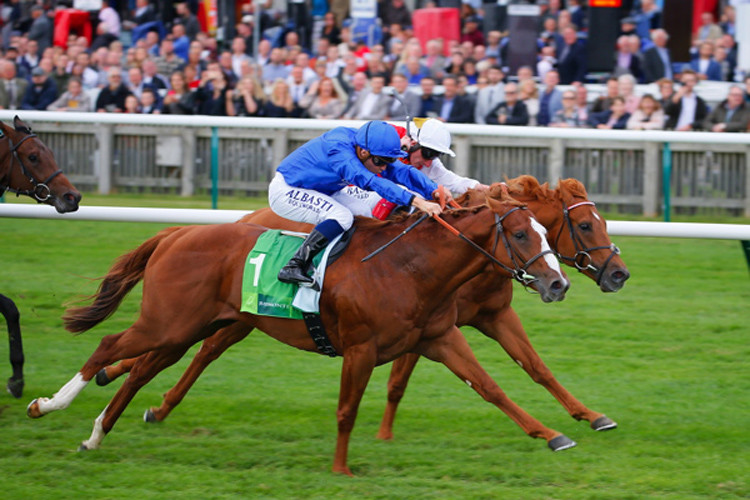 Earthlight winning the Juddmonte Middle Park Stakes (Group 1)