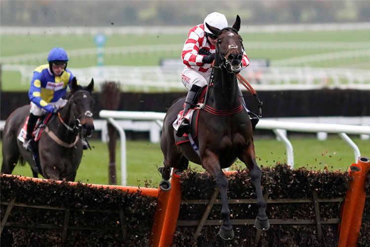 Hang In There winning the Sky Bet Supreme Trial Novices' Hurdle in Cheltenham, England.