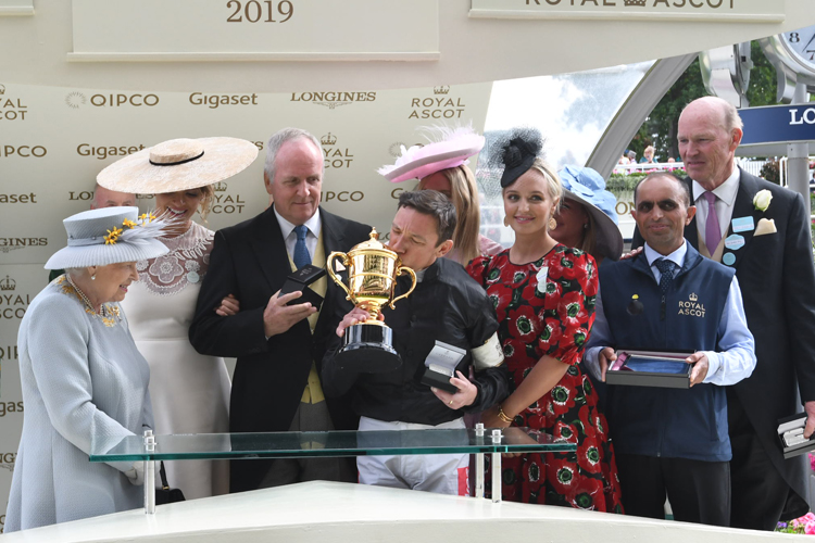 HM The Queen presents the Trophy connections for the 2019 Ascot Gold Cup winner Stradivarius