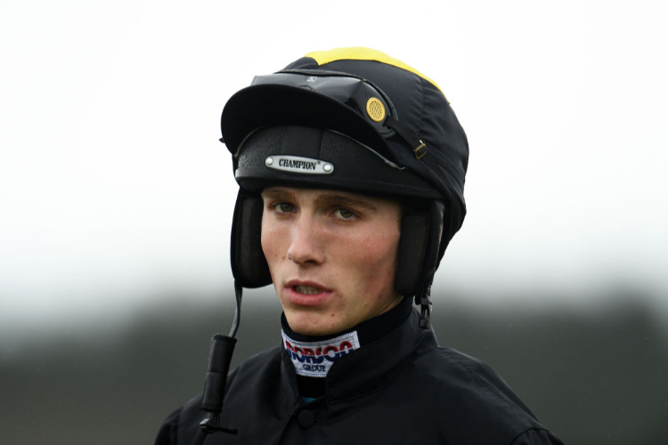 Jockey : Harry Cobden.