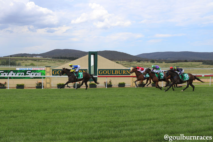 Racecourse : Goulburn.