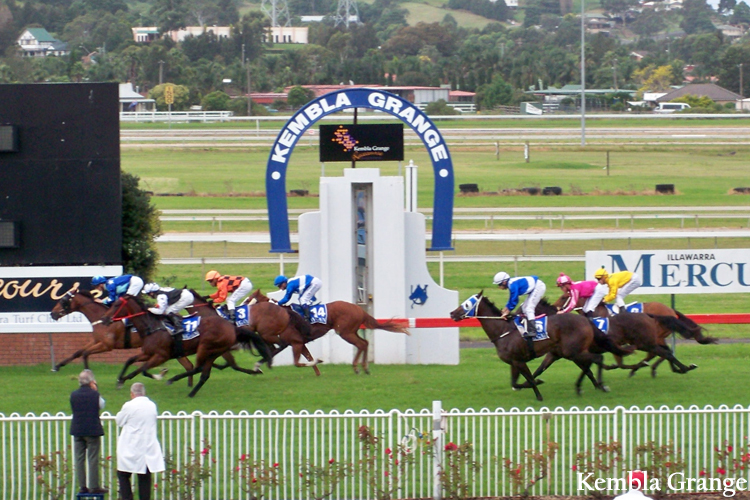 Racecourse : Kembla Grange.