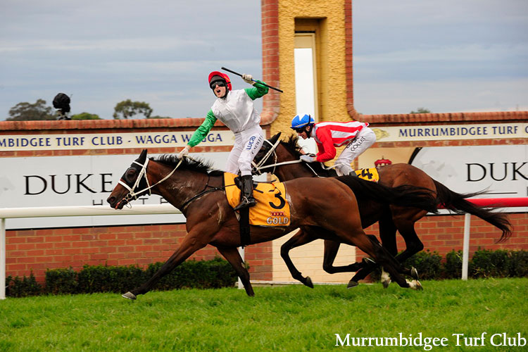 Racecourse : Wagga.