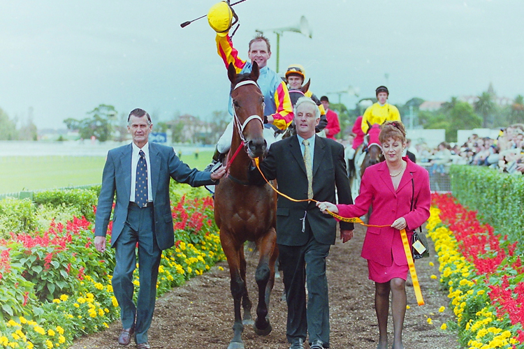 Champion mare Sunline