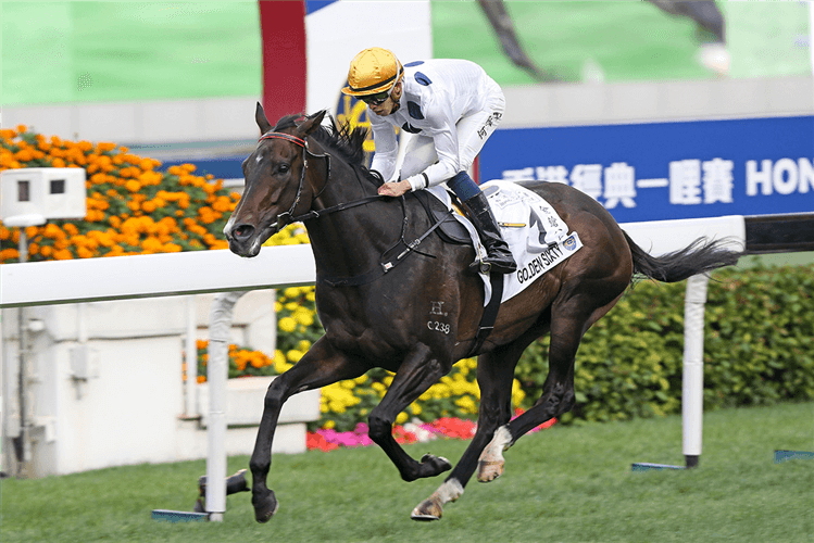 GOLDEN SIXTY winning the The Hong Kong Classic Mile.