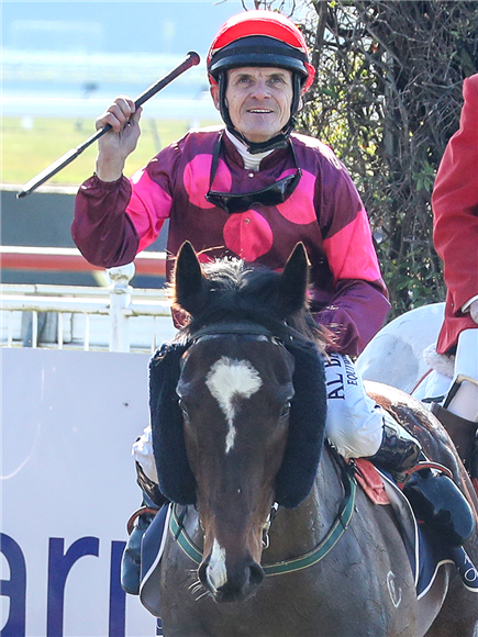 Evergreen jockey Terry Moseley picked up a winning treble with Zoltan at Riccarton on Saturday