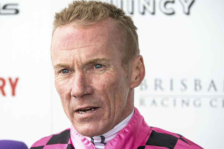 Jockey : JIM BYRNE adter, ROTHFIRE winning the Moet&Chandon Champagne Classic